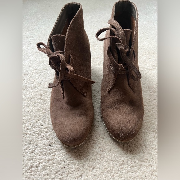 Dolce Vita suede shoes, 8.5 - Picture 2 of 5